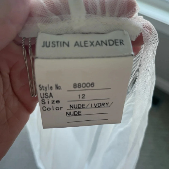 Justin Alexander Bridal Veil  / Nude Ivory - Style 88006 - Picture 6 of 6